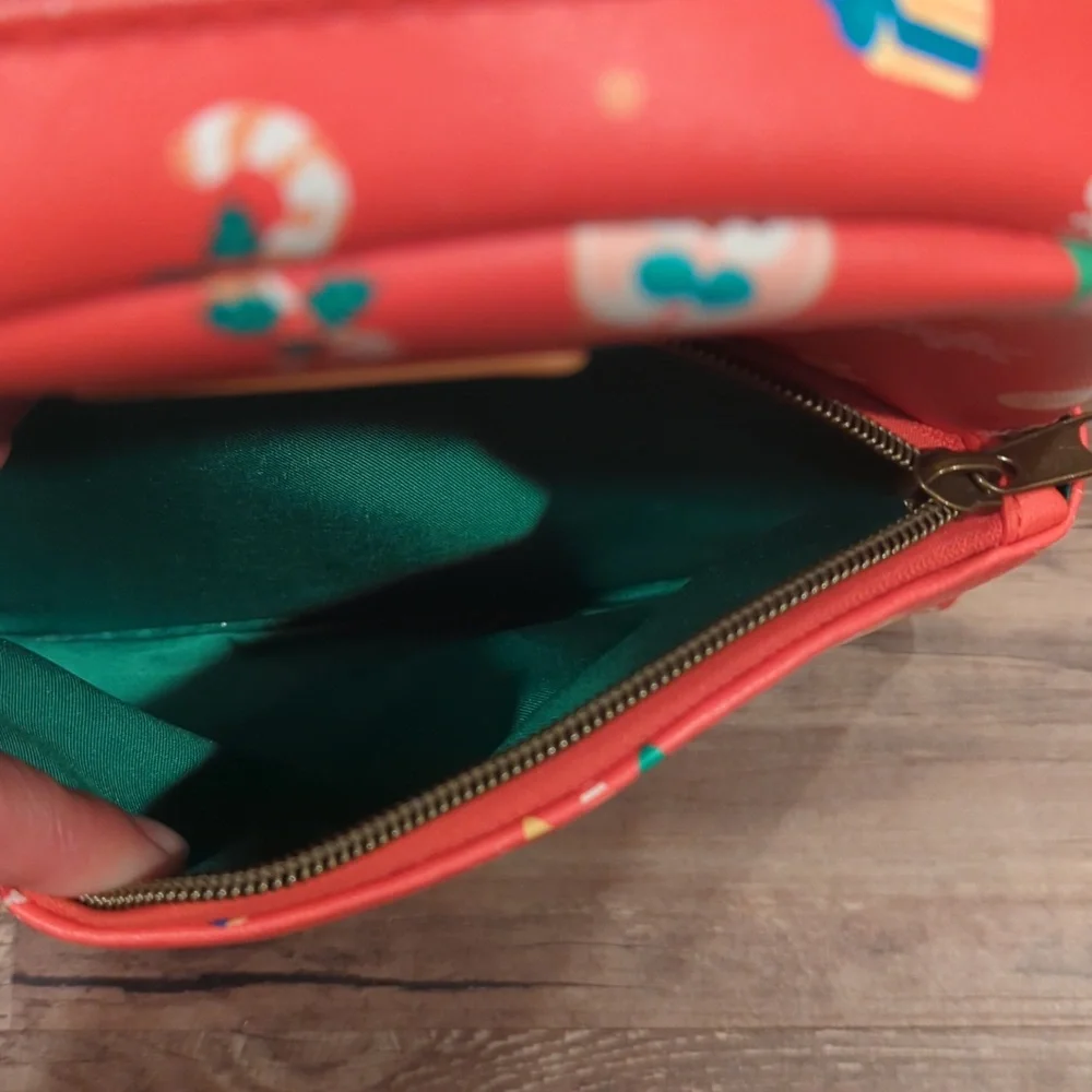 🎄🎅🤶Pokemon Christmas loungfly backpack - Picture 7 of 8